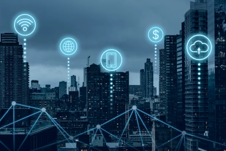 Futurystyczne inteligentne miasto z technologią 5G i szybkim internetem Netia.